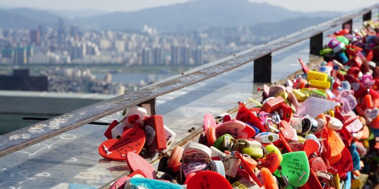 lock, bridge, fence-5464061.jpg