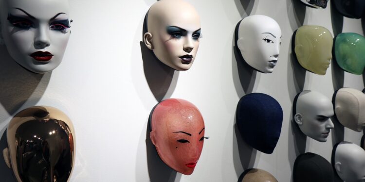 beauty trends, many mannequin faces
